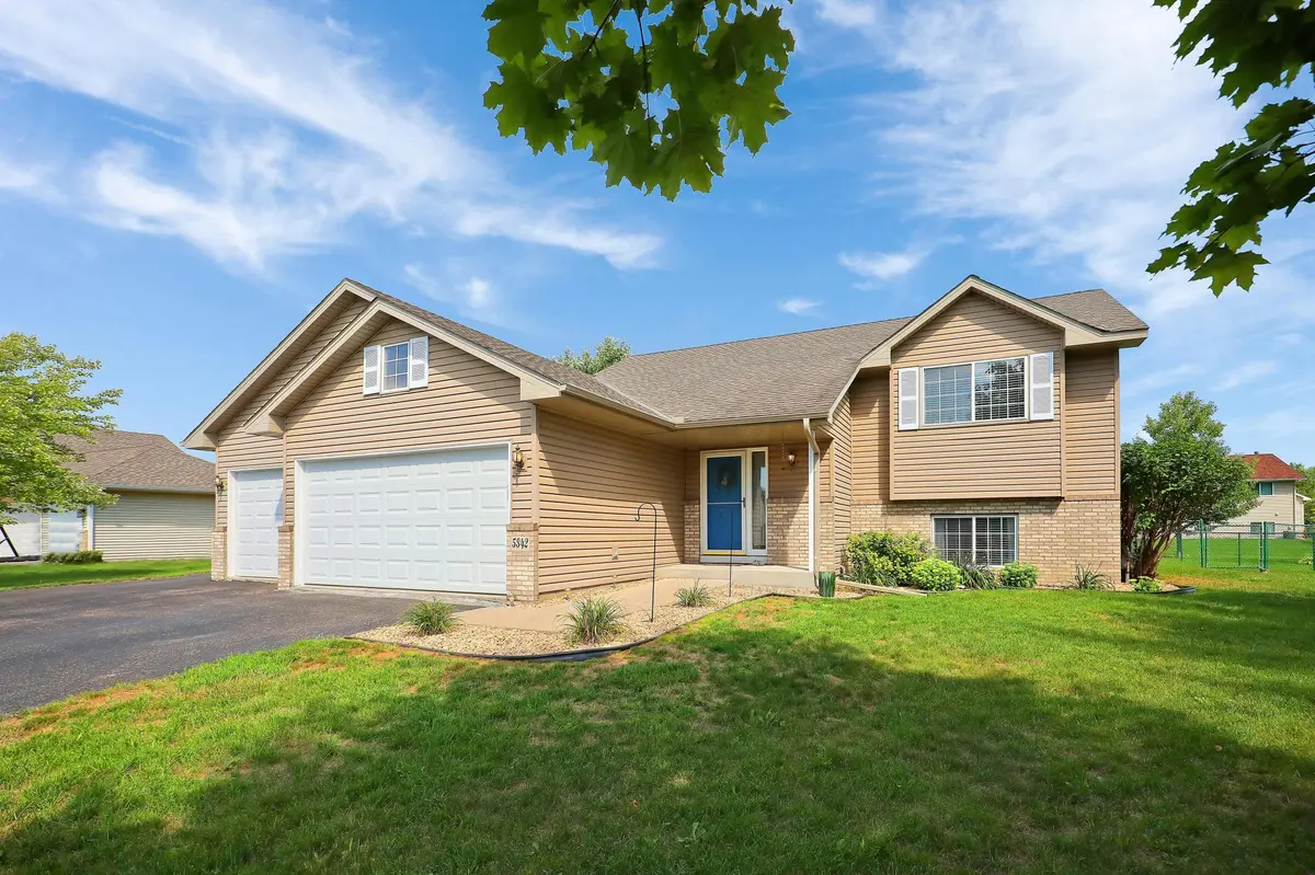 5342 Kahler DR NE, Albertville, MN 55301