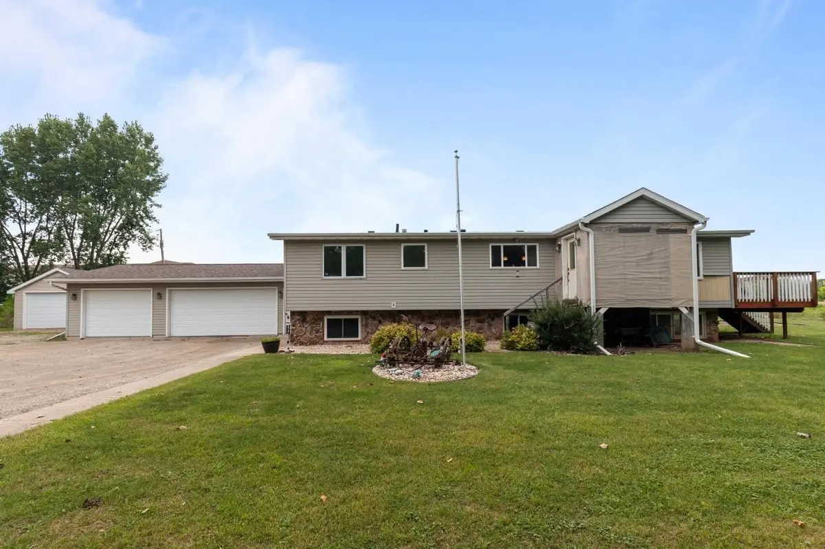 150 KOPE AVE, Oshkosh, WI 54901-9614