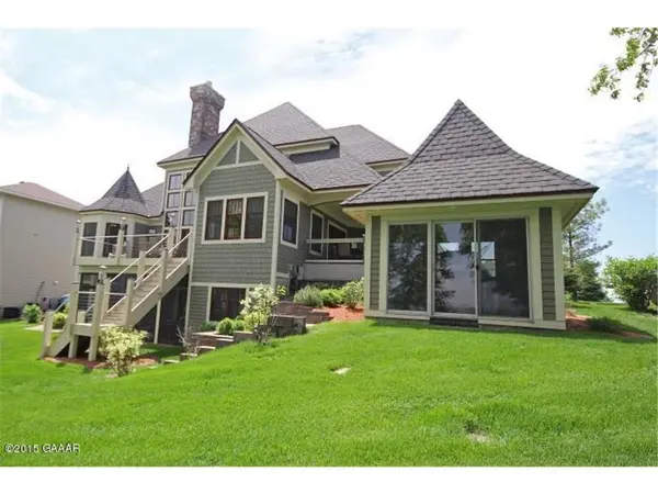 12133 Maple Springs DR SE, Alexandria, MN 56308