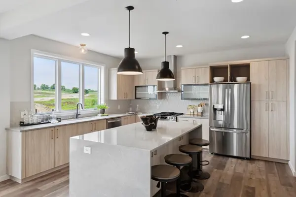 10050 Harvest TRL, Victoria, MN 55386