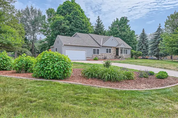 115 Mission RD W, Bloomington, MN 55420