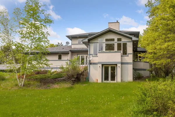 9800 Alaureate Trail CT, Inver Grove Heights, MN 55077