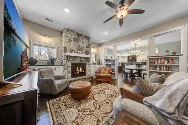 300 Oak Marsh DR, Mankato, MN 56001