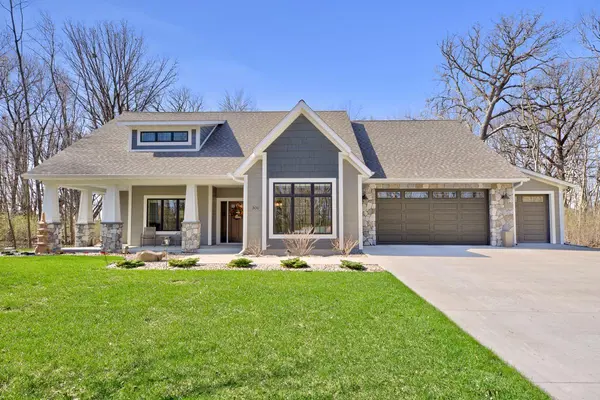 300 Oak Marsh DR, Mankato, MN 56001