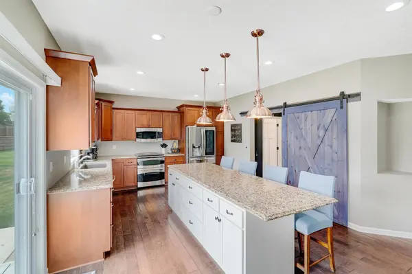 5303 Edgewater DR, Savage, MN 55378