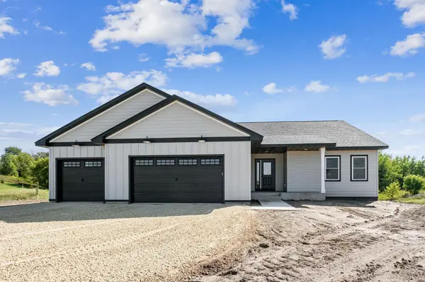 1831 90th ST, New Richmond, WI 54017