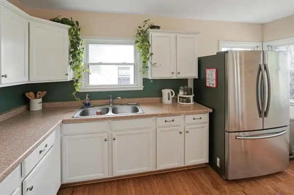 1637 Arlington AVE E, Saint Paul, MN 55106