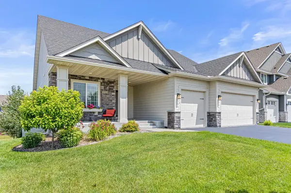 9510 Compass Pointe RD, Woodbury, MN 55129
