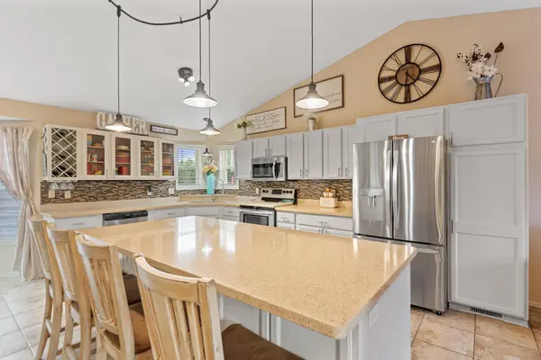 6370 Barclay AVE, Inver Grove Heights, MN 55077