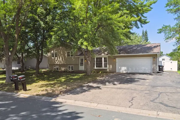 9998 108th PL N, Maple Grove, MN 55369