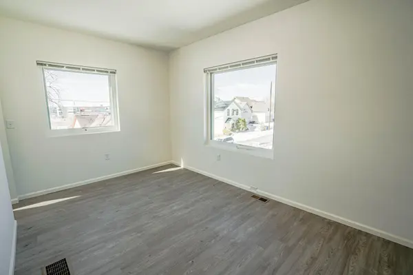 425 N Rivoli, Saint Paul, MN 55130
