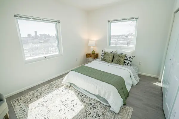 433 N Rivoli, Saint Paul, MN 55130