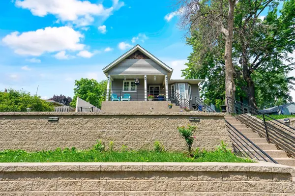 637 11th AVE N, South Saint Paul, MN 55075
