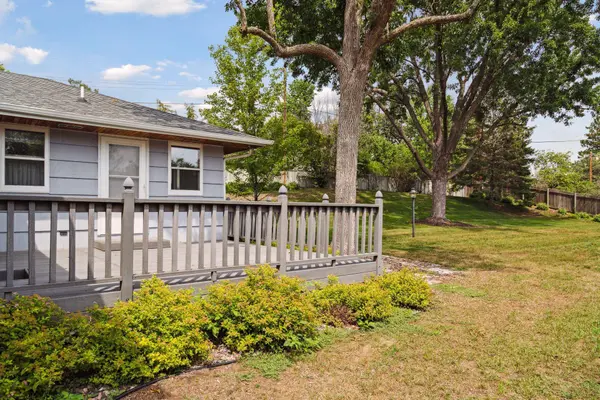 1510 Constance DR W, Golden Valley, MN 55422