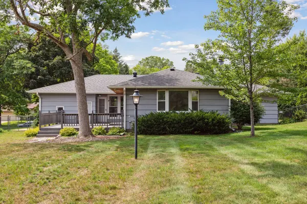 1510 Constance DR W, Golden Valley, MN 55422