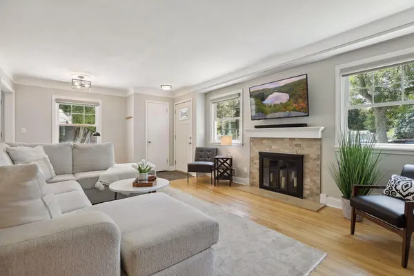8206 Virginia CIR S, Saint Louis Park, MN 55426