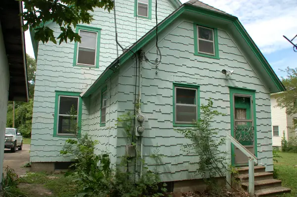 1080 Mackubin ST, Saint Paul, MN 55117