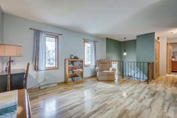 2817 Sun TER, White Bear Lake, MN 55110