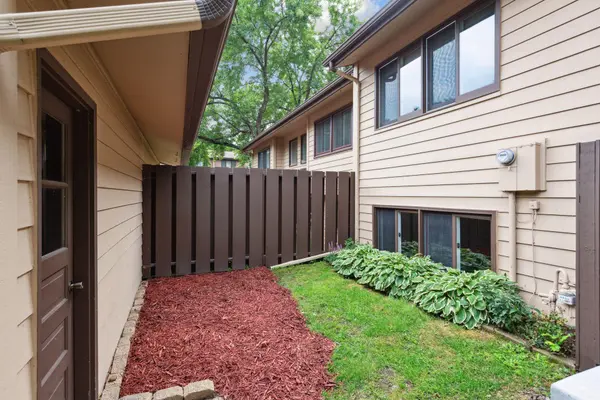 304 W Eagle Lake DR, Maple Grove, MN 55369