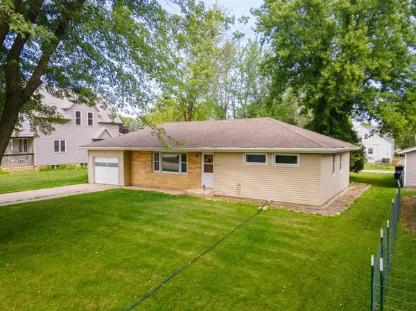 514 Arnold ST, West Concord, MN 55985