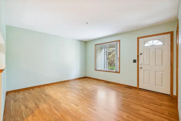 3149 Manitou DR #14, White Bear Lake, MN 55110