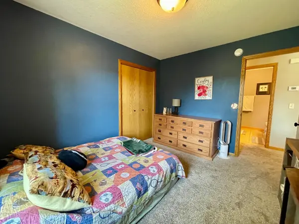 1230 Blue Jay PL, New Richmond, WI 54017