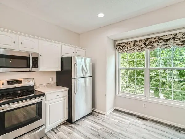 807 Village Pkwy, Circle Pines, MN 55014