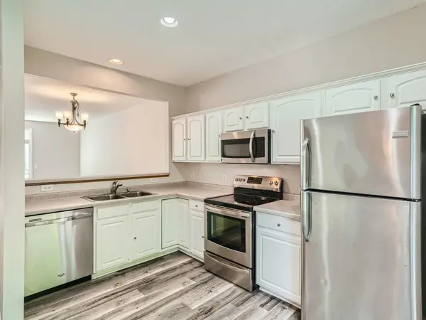 807 Village Pkwy, Circle Pines, MN 55014