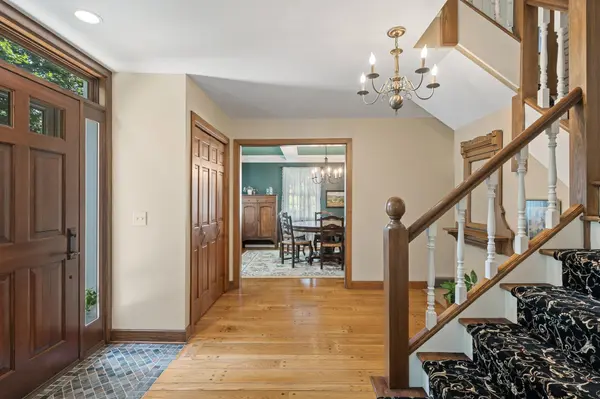 1759 Ridgewood DR, Mendota Heights, MN 55118