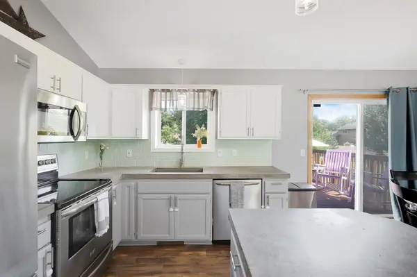 5342 Kahler DR NE, Albertville, MN 55301