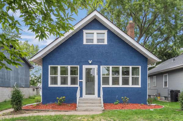 1822 Lacrosse AVE, Saint Paul, MN 55119