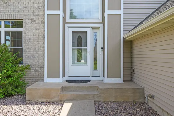 2002 112th CIR NE, Blaine, MN 55449