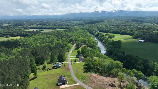 223 Rivers Edge Lane, Benton, TN 37307