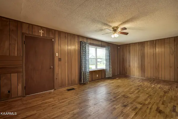 16 Nancy St, Englewood, TN 37329