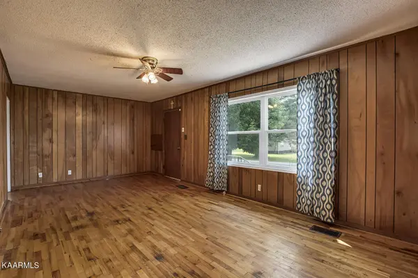 16 Nancy St, Englewood, TN 37329