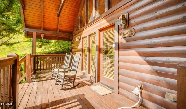 808 High Mountain Way, Gatlinburg, TN 37738