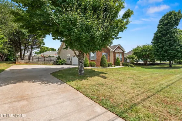 1202 Crestway Drive, Athens, TN 37303