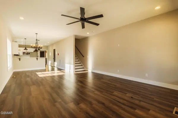 278 W Main Street, Dandridge, TN 37725