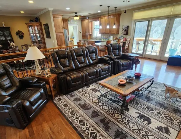 2177 Riverview Drive, Dandridge, TN 37725