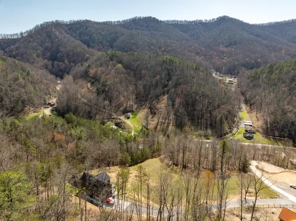 6 Wolf Hollow Way, Sevierville, TN 37862