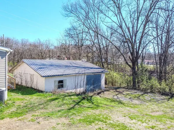 131 County Road 906, Etowah, TN 37331