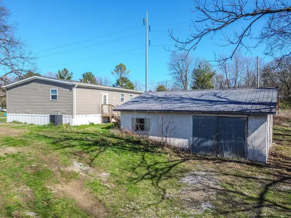131 County Road 906, Etowah, TN 37331