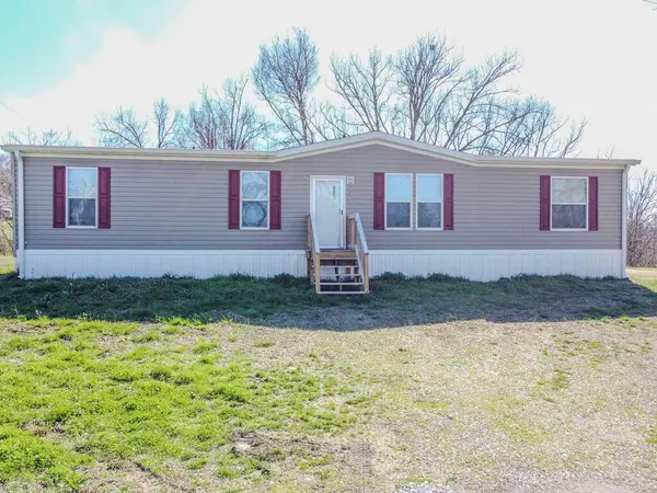 131 County Road 906,  Etowah,  TN 37331