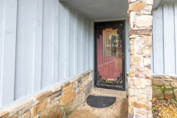 6042 KEVIN DR, Bartlett, TN 38135
