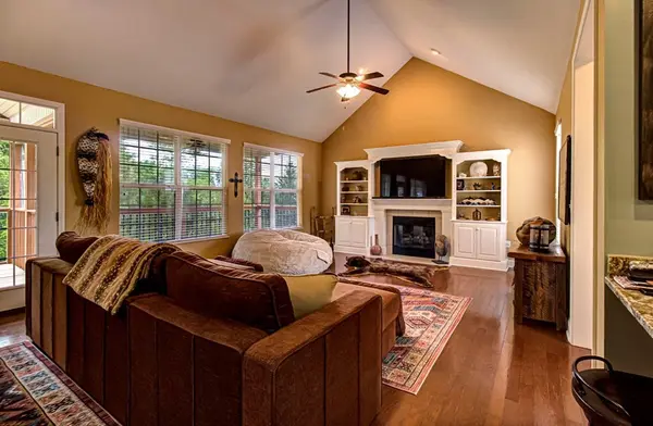 742 Bob O Drive, Dandridge, TN 37725