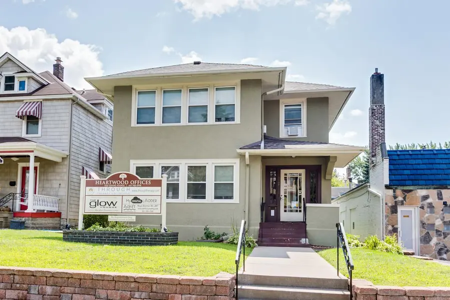 1032 Grand AVE, Saint Paul, MN 55105