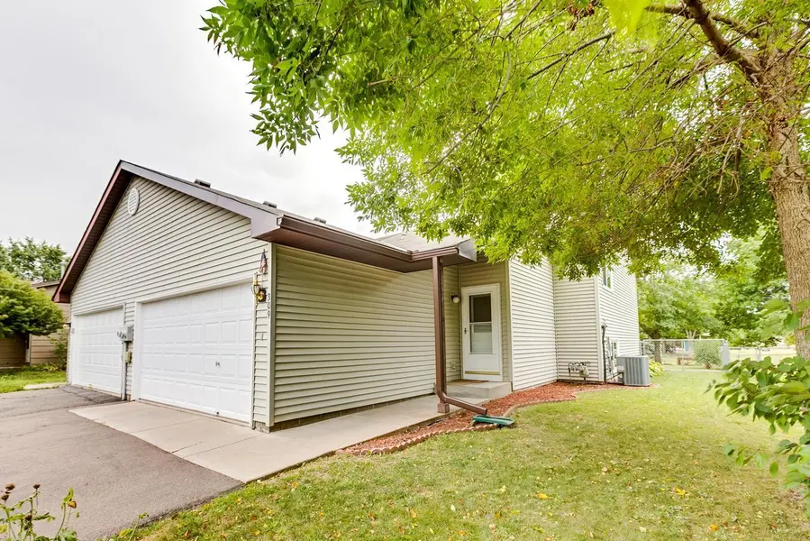 309 Cari Park LN, Hastings, MN 55033