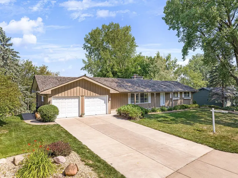 2104 E 125th ST, Burnsville, MN 55337
