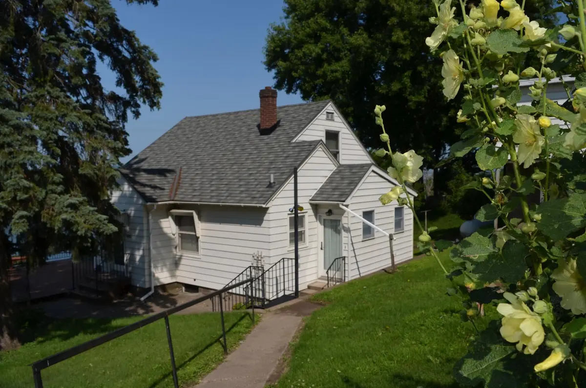 100 E Bluff ST, Alma, WI 54610