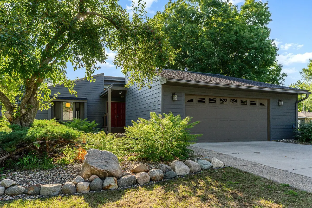 1613 20th AVE NW, Faribault, MN 55021
